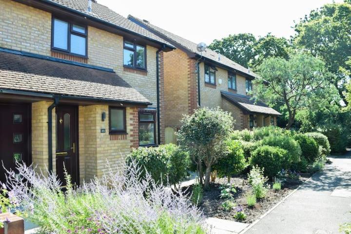 Beautiful 3 Bed Home In The Heart Of New Forest Hordle Eksteriør billede