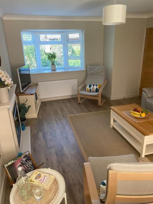 Beautiful 3 Bed Home In The Heart Of New Forest Hordle Eksteriør billede